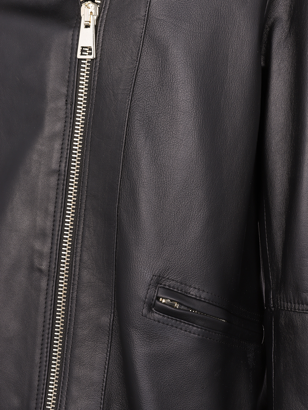 Women’s calibrated black leather jacket